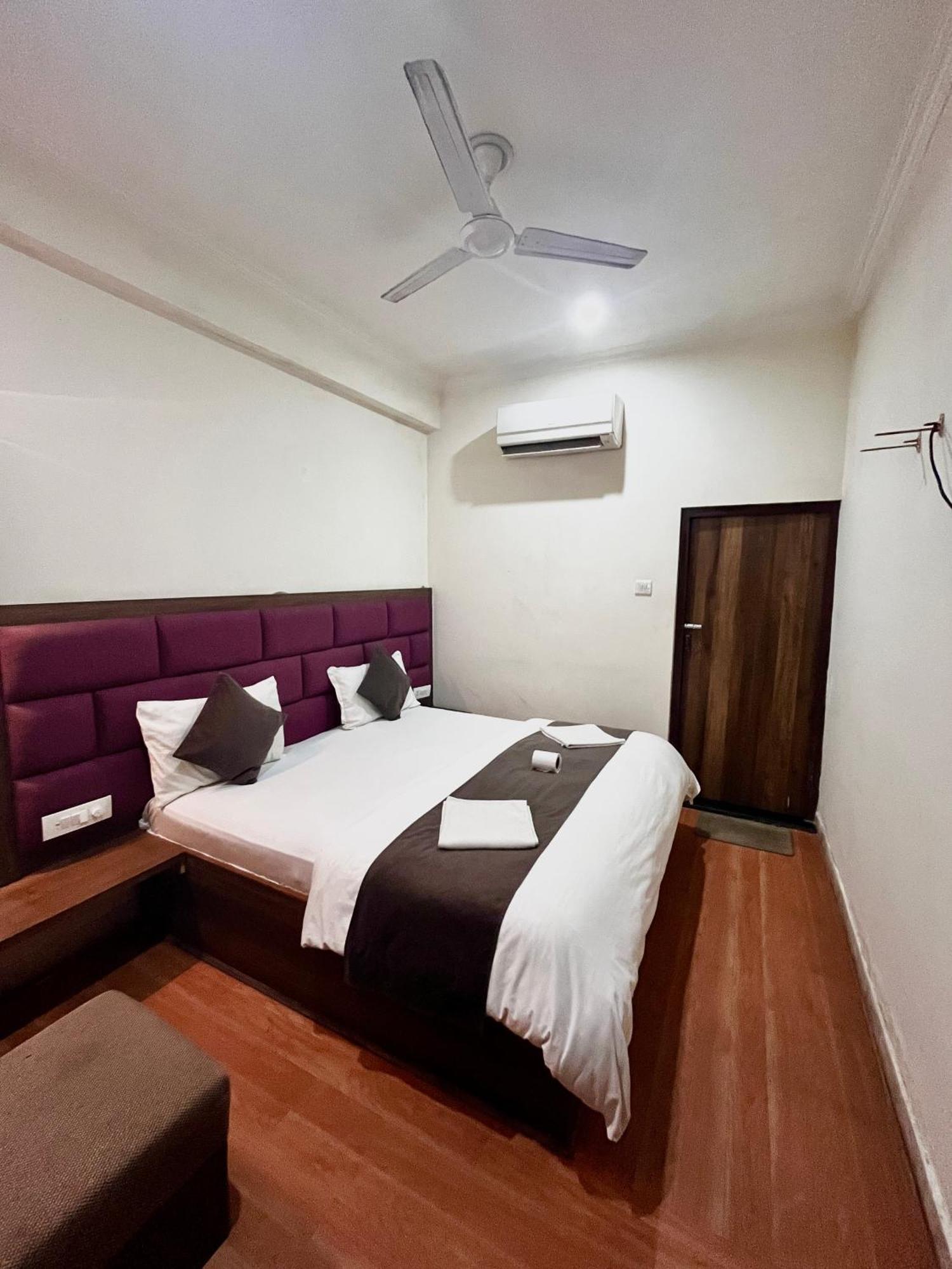 Hot - House Of Travellers Taj View Hostel Agra  Bagian luar foto