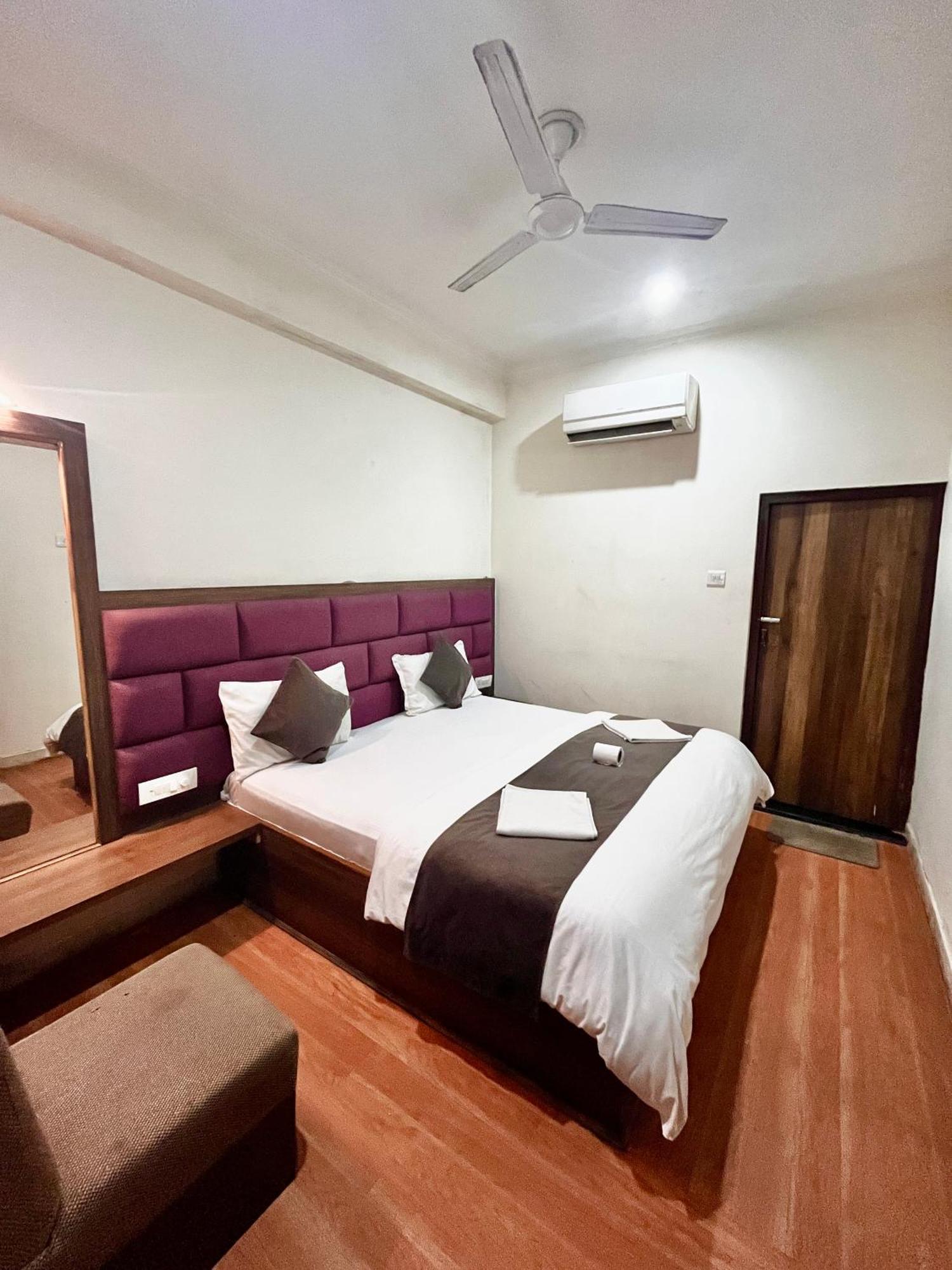 Hot - House Of Travellers Taj View Hostel Agra  Bagian luar foto