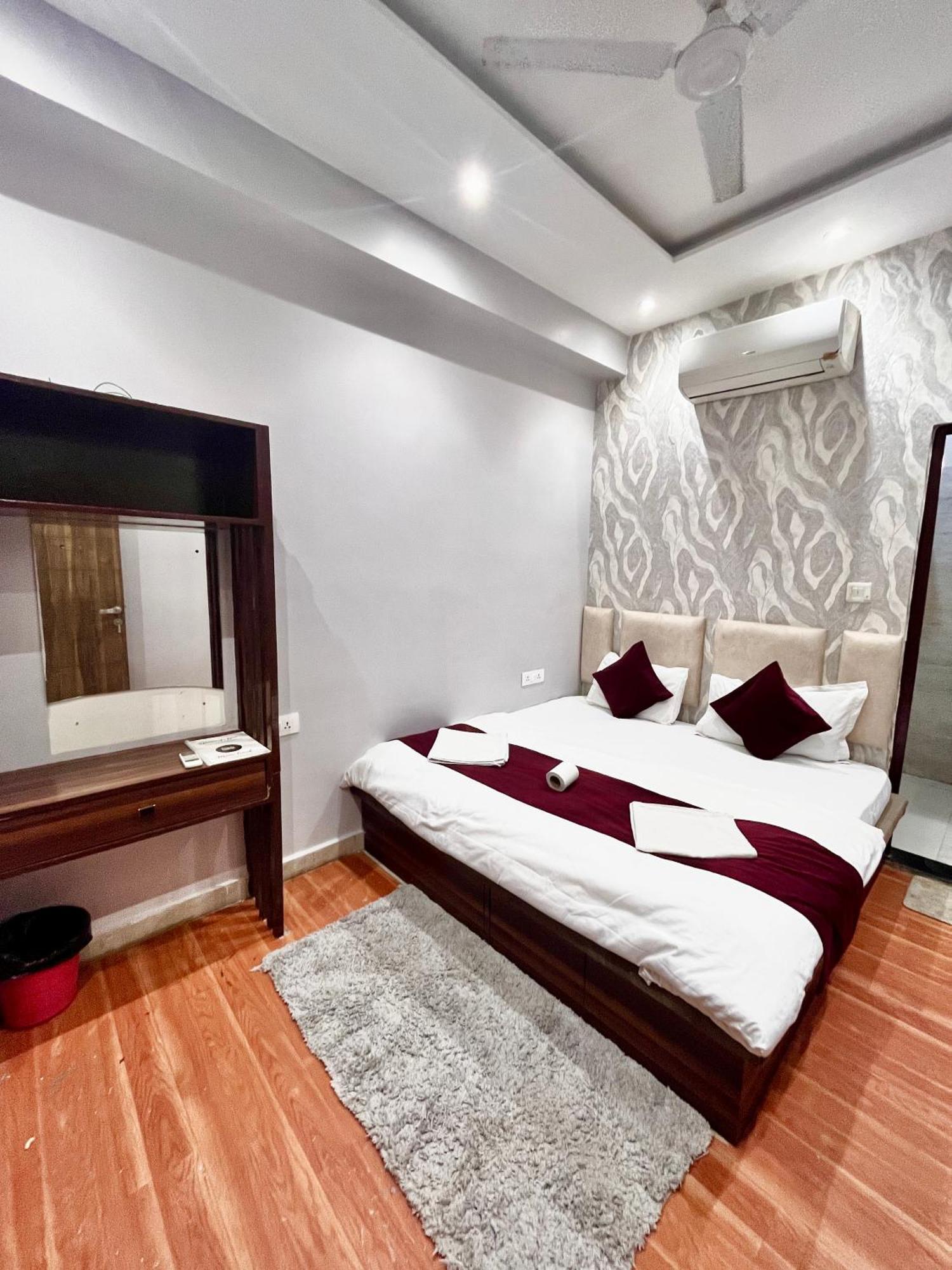 Hot - House Of Travellers Taj View Hostel Agra  Bagian luar foto